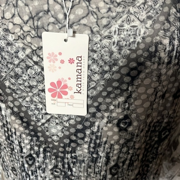 NWT women’s lacy blouse gray olive green asymmetrical contrasted hemline - Picture 9 of 9